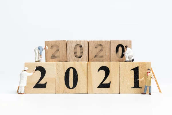 Equipo Trabajadores Miniatura Pintado Número 2021 Feliz Año Nuevo Concepto — Foto de Stock