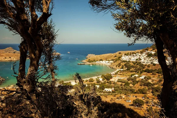 Een Landschapsmening Naar Een Klein Dorpje Lindos Rhodes Griekenland — Stockfoto