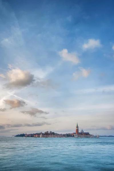 Benátky, Itálie. Slavný ostrov San Giorgio Maggiore — Stock fotografie