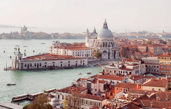 Grand Canal und Santa Maria della Salute. Ansicht von oben. Venedig, es — Stockfoto