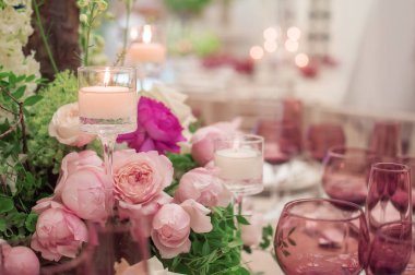 çiçeklerle düğün decrotaions. yumuşak odaklı resim