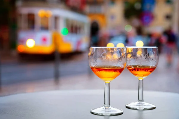 Port wine glasses at outdoor cafe of Lisbon, Portugal — Stock Photo, Image