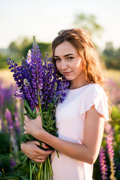 Portrait Young Woman Bouquet Flowers Summer Field Sunset — Stock Photo, Image