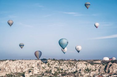 Göreme, Kapadokya, Türkiye - 31 Mart 2018: renkli h görünümü