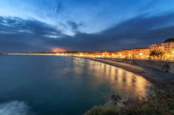 Panoramatický noční pohled na anglickou promenádu, promenádu d Angla — Stock fotografie