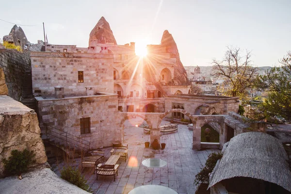 Goreme, Kapadokya, Türkiye'nin sabah ın erken saatlerinde ki görünümü. Bir dünya famou