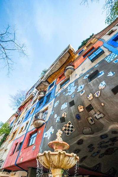 Vienna, Austria - 2 aprile 2019: famoso luogo turistico colorato — Foto Stock