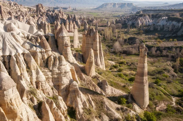 Das berühmteste Tal in der Türkei, das Love Valley genannt wird. Naturbac — Stockfoto