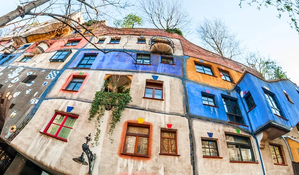 Viena, Austria - 2 de abril de 2019: famoso lugar turístico colorido — Foto de Stock