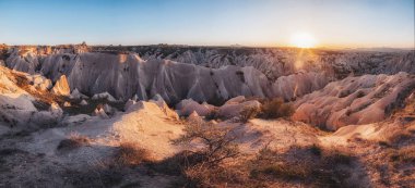 Kızıl Vadi, Kapadokya, Türkiye'nin güzel panoramik manzarası