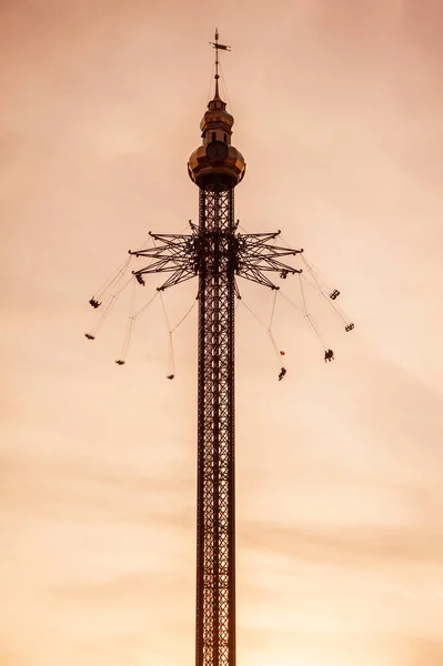 El carrusel más alto del mundo en, parque de atracciones Prater, Vie — Foto de Stock