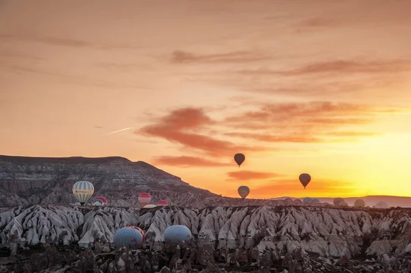 Goreme, Kappadokien, Turkiet-6 april, 2018: panoramautsikt över Co — Stockfoto