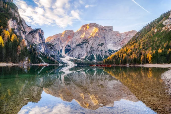 Знамените Гірське Озеро Італії Лаго Брейз Італія Осінній Літній Пейзаж — стокове фото