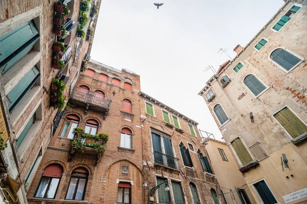 Wenecja Włochy Października 2017 Wąskie Stare Uliczki Słynna Gondola Canale — Zdjęcie stockowe