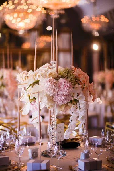 Decorações Casamento Com Flores Velas Decoração Banquete Imagem Com Foco — Fotografia de Stock