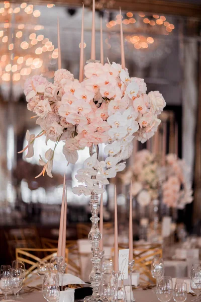 Decoraciones Boda Rústica Con Flores Velas Decoración Del Banquete Imagen —  Fotos de Stock