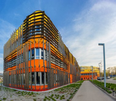 Viyana, Avusturya - 2 Nisan 2019: Viyana Ekonomi ve İş Üniversitesi 'nin ünlü modern binaları.