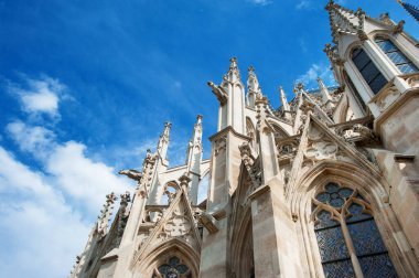 Viyana, Avusturya - 4 Nisan 2019: Ünlü Votiv Kilisesi (Votivkirche)