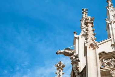 Viyana, Avusturya - 4 Nisan 2019: Ünlü Votiv Kilisesi (Votivkirche)