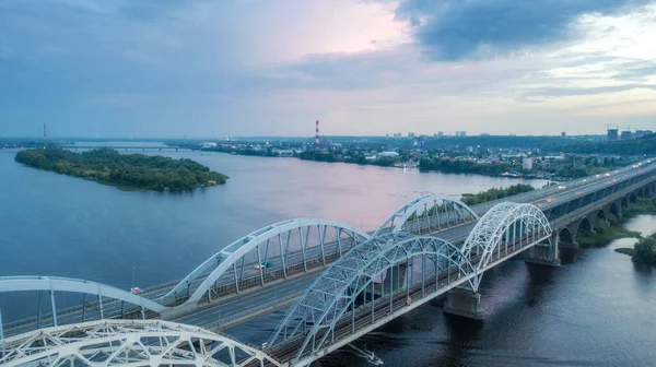 Повітряний Вид Нічне Місто Яскраві Будівлі Міст Дрон Постріл — стокове фото