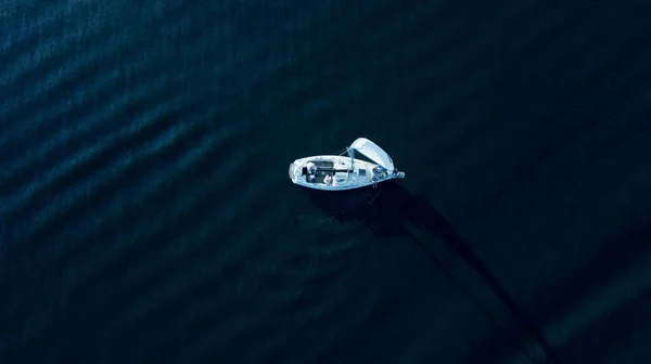 Lyx Yacht Segling Öppet Hav Flygbild Ett Drönarskott Bild Med — Stockfoto