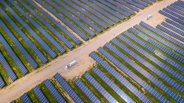 Aerial View Solar Panels Green Lawn Drone Shot Bird Eye — Stock Photo, Image