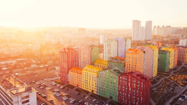 Πανοραμική Θέα Των Πολύχρωμων Κόκκινο Πράσινο Μπλε Κίτρινο Κτιρίων Στο — Φωτογραφία Αρχείου