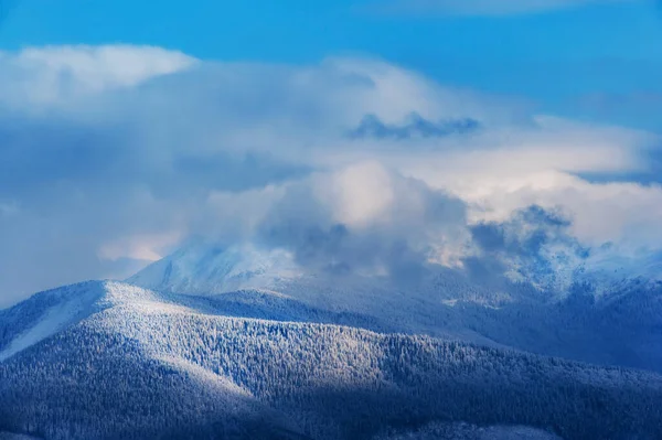 Dağ Manzaralı Güzel Kış Manzarası Doğal Arkaplan — Stok fotoğraf