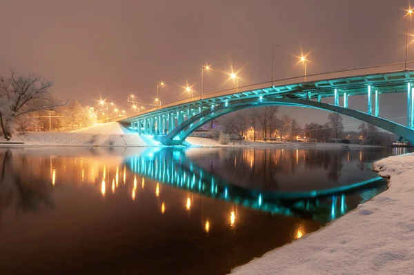 Вид Нічне Місто Яскравий Міст Зимовий Міський Пейзаж — стокове фото