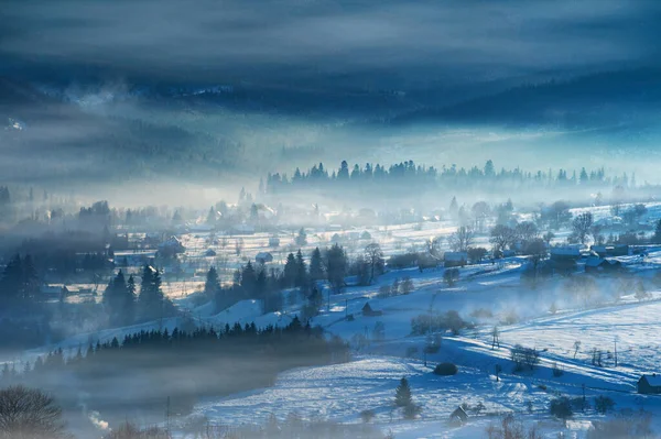 Zimní Krajina Hory Obzoru Pokryté Sněhem — Stock fotografie