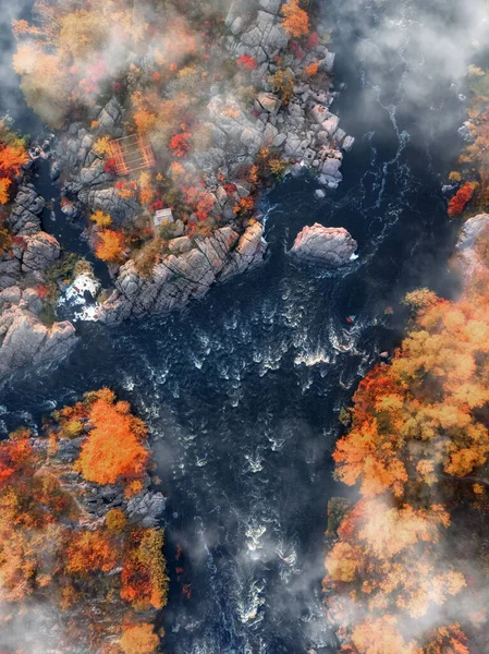 Vista Aérea Drone Floresta Colorida Rio Azul Rochas Bela Paisagem — Fotografia de Stock