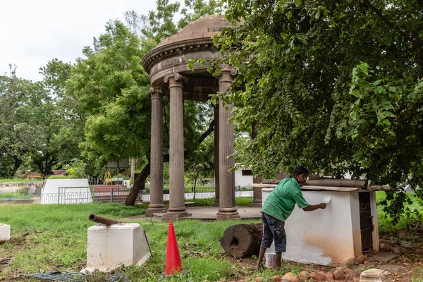 Chennai Tamil Nadu India Augustus 2018 Een Indiase Man Schildert — Stockfoto