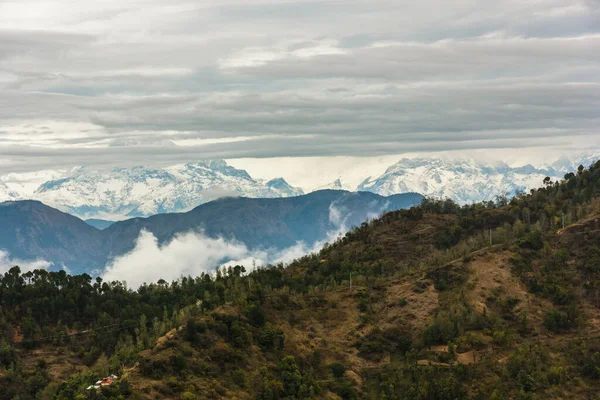 Una Hermosa Vista Las Nubes Que Rodean Cordillera Annapurna Desde — Foto de Stock