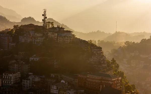 Cume Topo Uma Colina Agrupado Com Edifícios Cidade Aizawl Estado — Fotografia de Stock