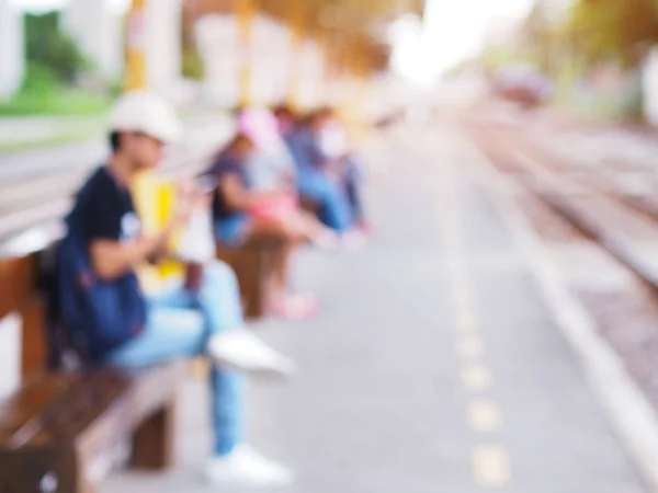 Fondo Difuminado Abstracto Personas Sentadas Esperando Tren Estación Tren Ciudad — Foto de Stock