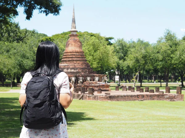 Back View Asian Woman Backpacker Looking Ruin Pagoda Old Temple — Stock Photo, Image