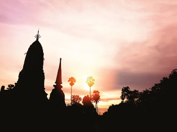Silhueta Arruinar Templo Antigo Wat Phra Sri Rattana Mahathat Parque — Fotografia de Stock