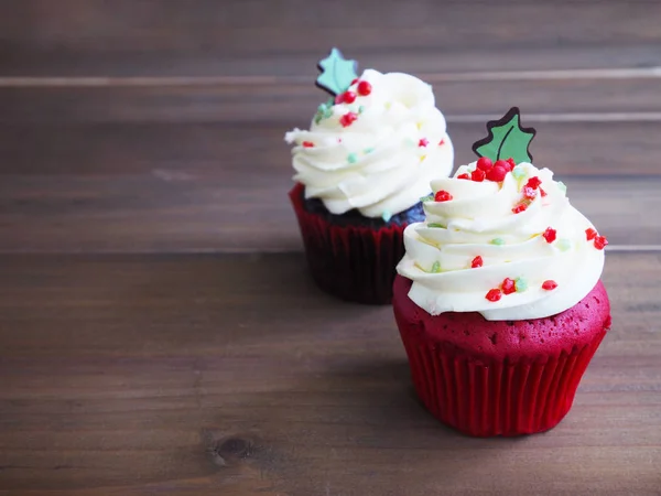 Red Velvet Black Forest Cupcakes Christmas Tree Shape Wooden Table — Stock Photo, Image