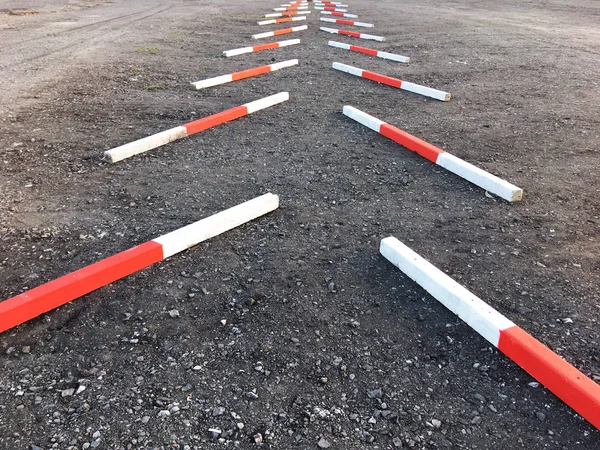 Empty Stalls Parking Lot White Red Painted Block Stopper — Stock Photo, Image