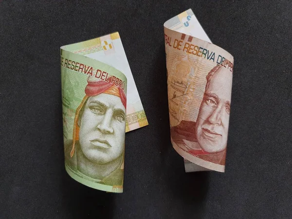 Peruanische Banknoten Verschiedener Stückelungen Mit Schwarzem Hintergrund — Stockfoto