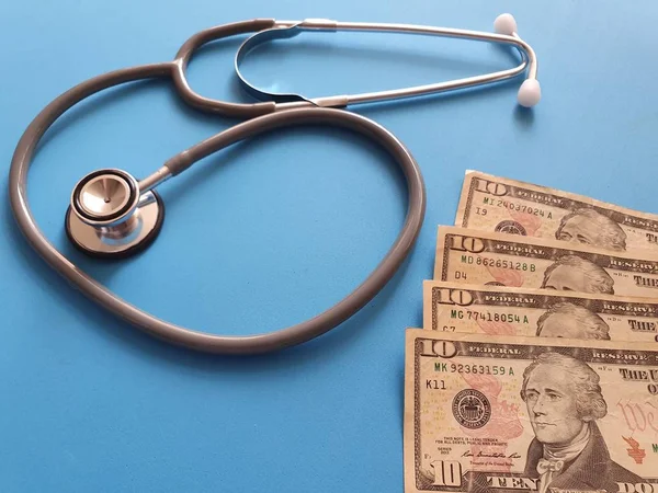 Інвестиції Охорону Здоров Американські Доларові Гроші Стетоскоп Медичного Контролю — стокове фото