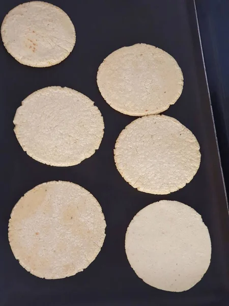 Tortillas Maíz Hechas Mano Proceso Cocción Comal Negro — Foto de Stock