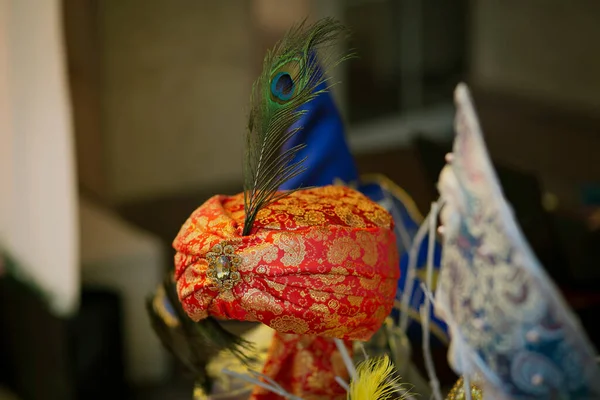 Doğu kırmızı sarığı, ulusal başlık