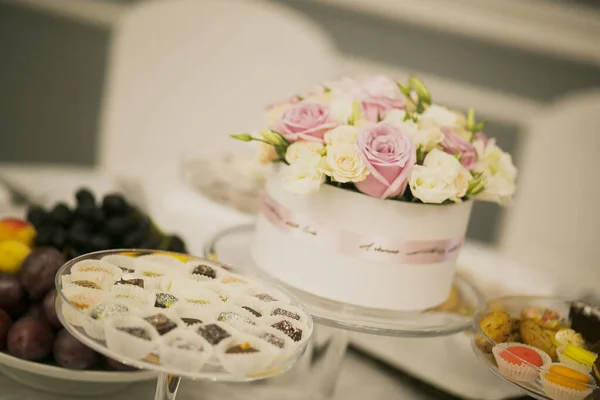 Fleurs Dans Une Boîte — Photo