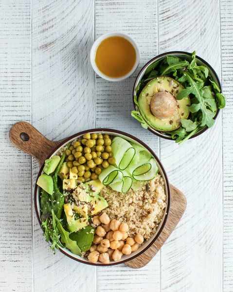 Healthy Vegetable Lunch Buddha Bowl Quinoa Avocado Chickpeas Cucumber Concept — Stock Photo, Image