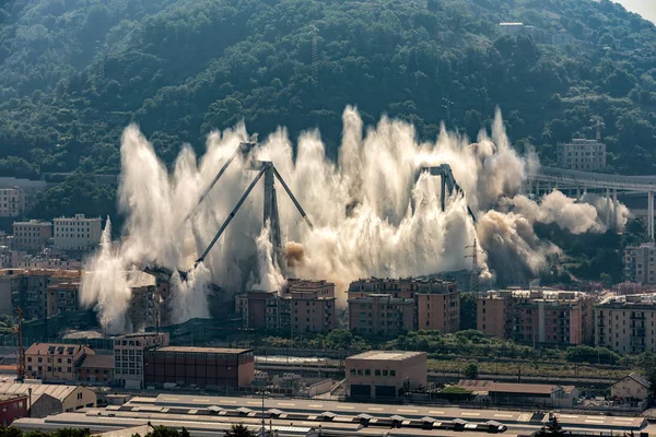 Implosione Ciò Che Rimasto Del Ponte Morandi Genova — Foto Stock