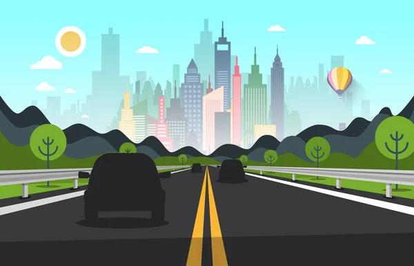 路与汽车剪影和城市在背景 — 图库矢量图片