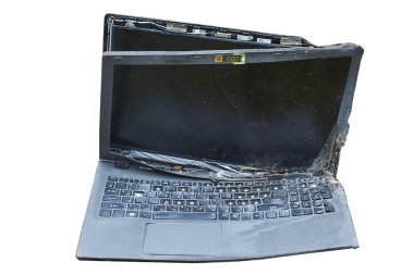  Belgili tanımlık laptop kırık ve yangında yandı.                              