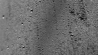 Çiğ akış aşağı cam. Yakın çekim