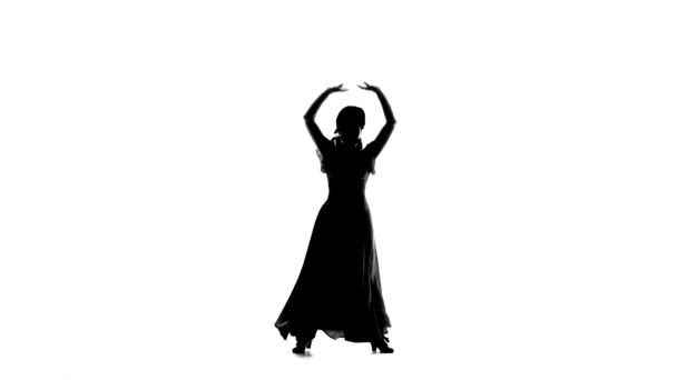Sylwetka dziewczyna tańczy flamenco. — Wideo stockowe
